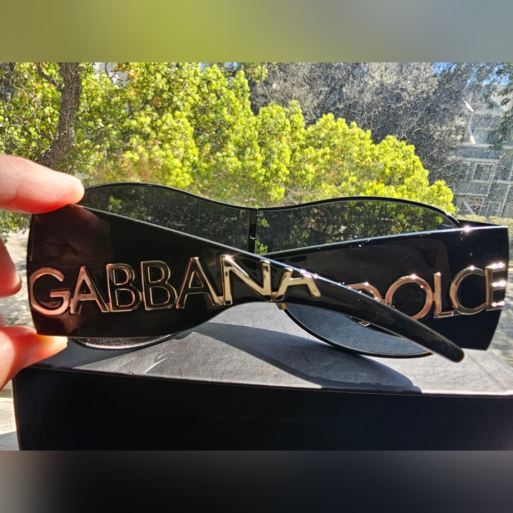 Oversized "Paparazzi" Dolce & Gabbana Sunnies Black on Black with SILVER Logo - Picture 6 of 12
